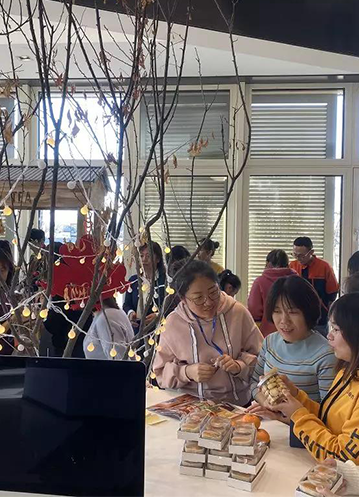 w66平台窗业感恩节活动回放：“鹰”为有你，心存感恩