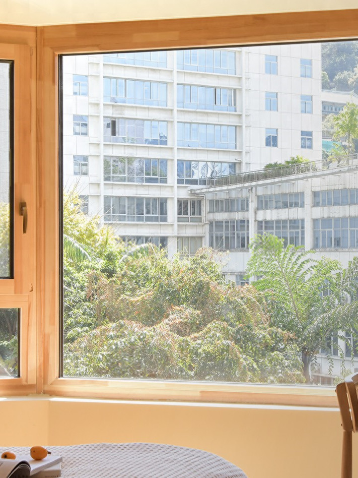 其他房间先等等，卧室的窗户我一定要换！